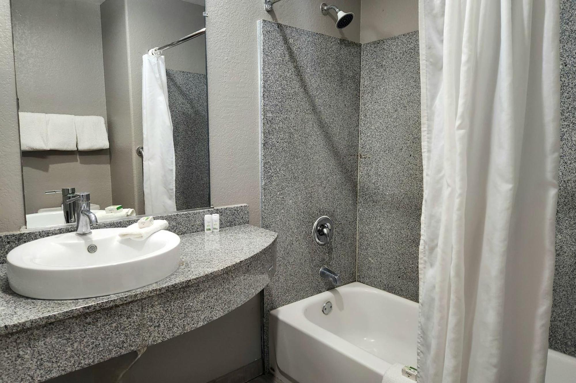 Baymont By Wyndham San Antonio Airport Hotel Exterior foto